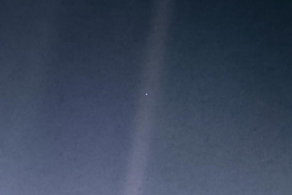 Carl Sagan - Pale Blue Dot 