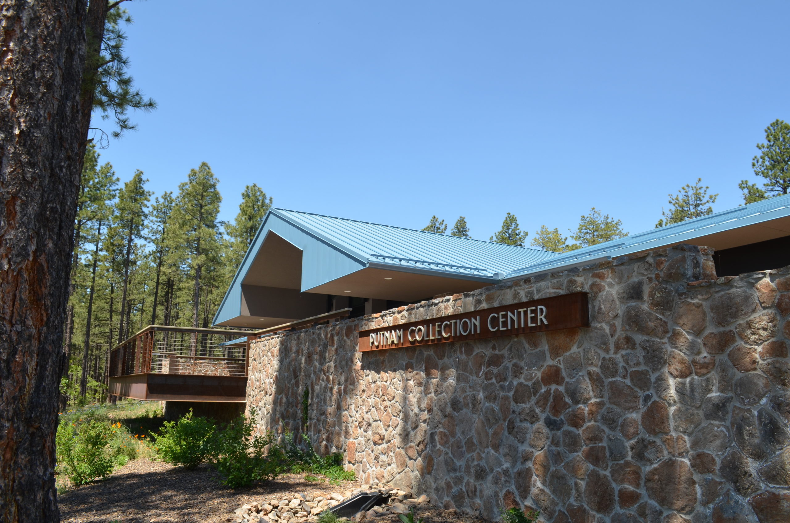 Lowell Observatory's Putnam Collection Center